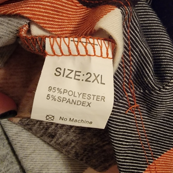 V Neck Plaid Top - Picture 5 of 6